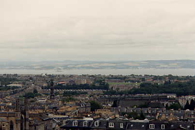 Blick von Calton Hill zum Forth