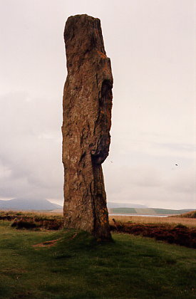 Ring of Brodgar - Mann mit großen Füßen