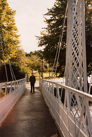 Inverness- eine der alten Fußgängerbrücken über den Ness