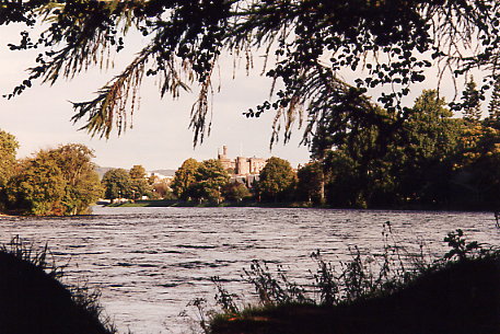 Inverness - Blick von den Inseln Richtung Castle