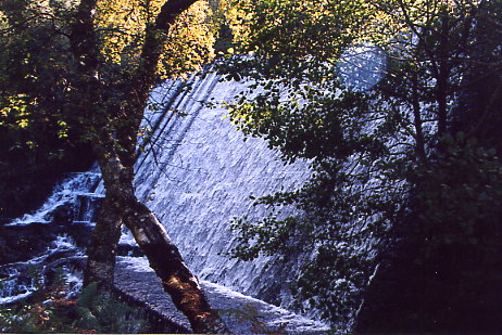 Kinlochleven Reservoir: Überlauf