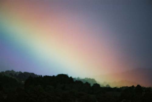 Regenbogen in der Ferne