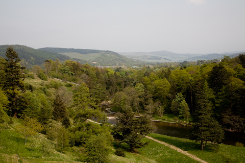 Blick vom Dach von Neidpath Castle Richtung Peebles