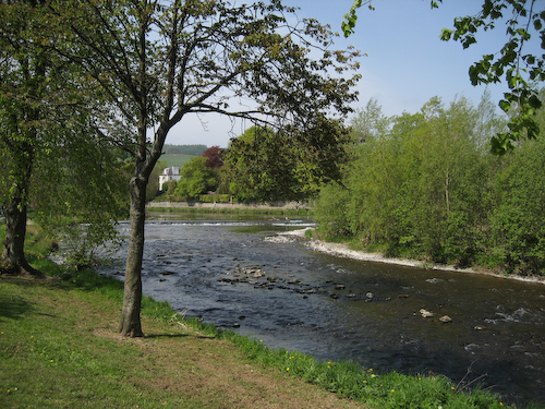 Tweed an der Mündung von Eddleston Water